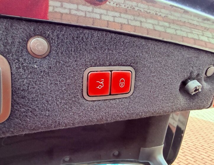 Mercedes-Benz Třídy S Kupé 4,0 l 450 kw