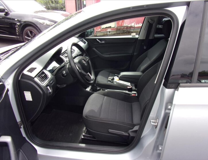 Škoda Rapid Sedan / Limuzína 1,6 l 77 kw