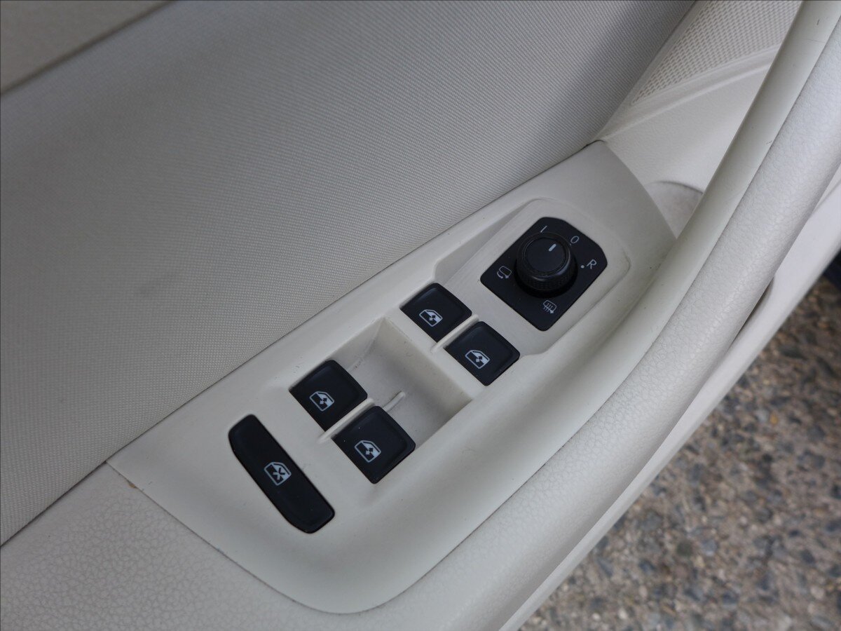 Volkswagen Passat Kombi 1,6 l 88 kw