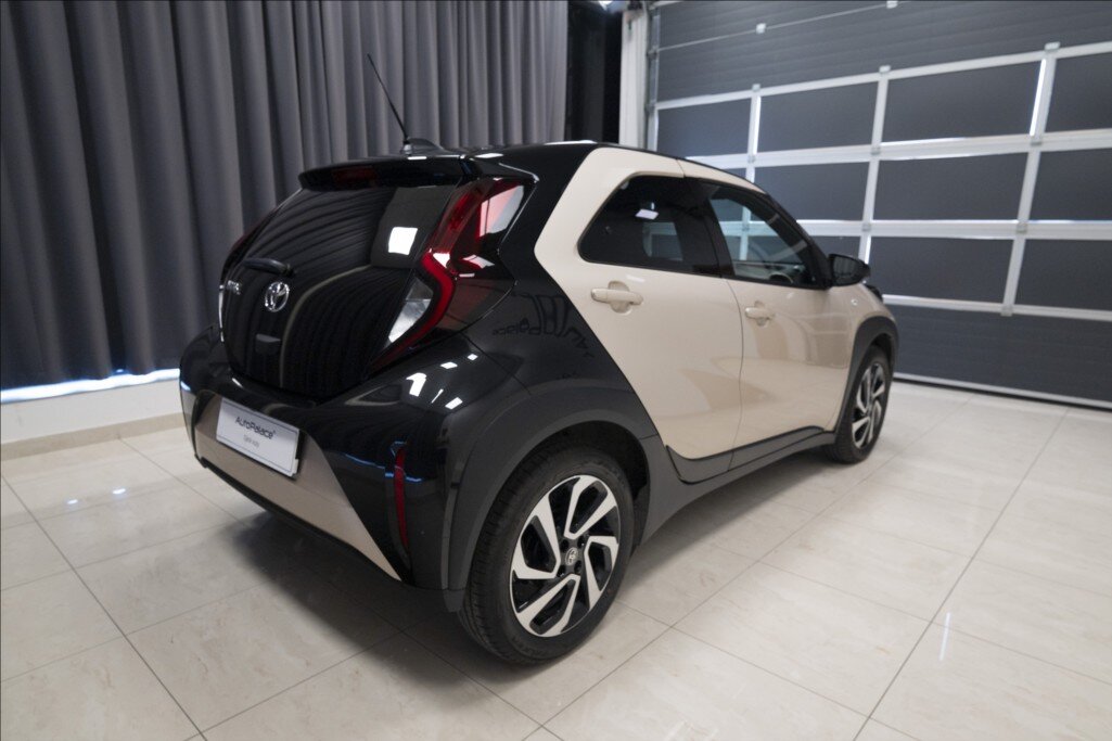 Toyota Aygo Hatchback 998,0 53 kw