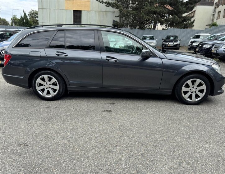 Mercedes-Benz Třídy C Kombi 2,1 l 88 kw