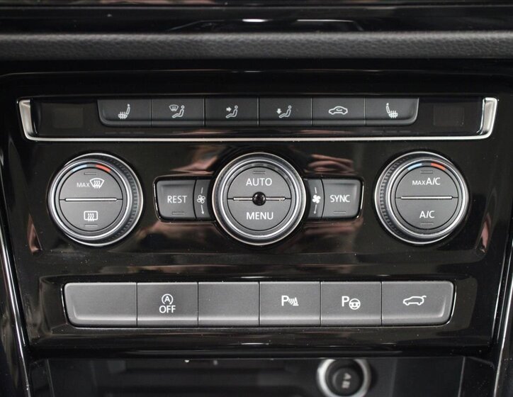 Volkswagen Touran 24