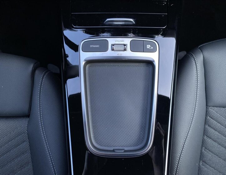 Mercedes-Benz Třídy A Hatchback 1,3 l 120 kw