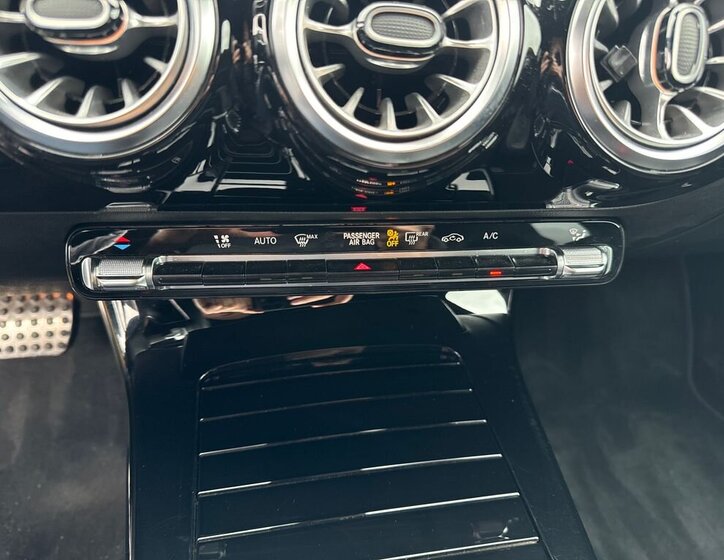 Mercedes-Benz CLA Kupé 1,3 l 100 kw