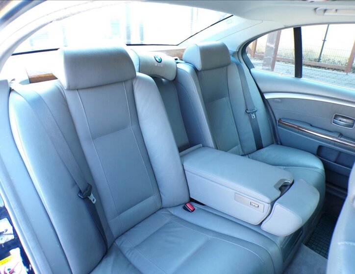 BMW Řada 7 Sedan / Limuzína 3,6 l 200 kw