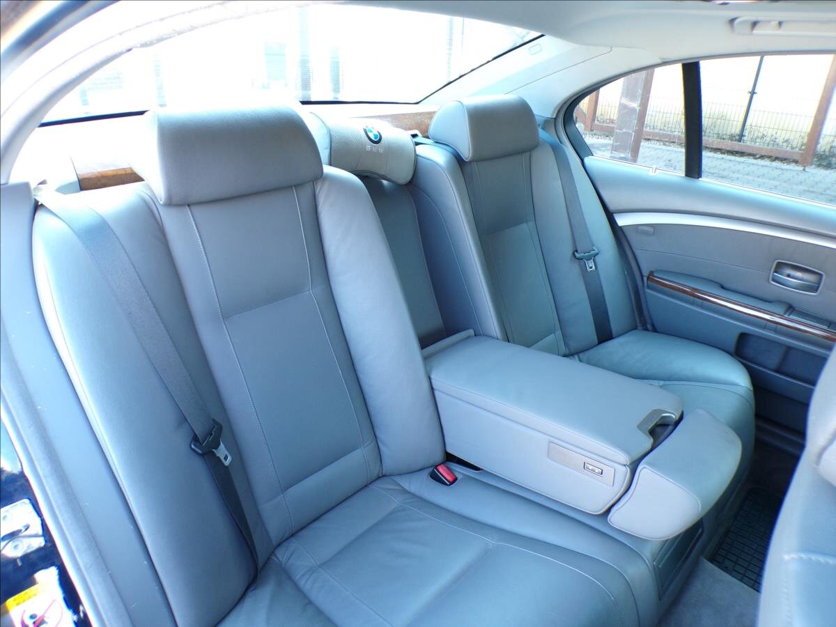 BMW Řada 7 Sedan / Limuzína 3,6 l 200 kw