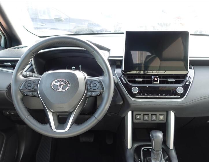 Toyota Corolla Cross 8