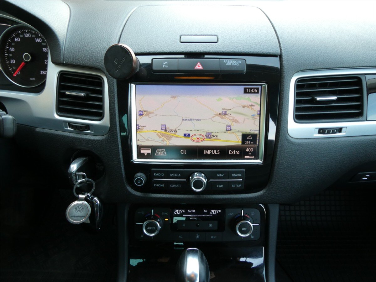 Volkswagen Touareg SUV / Terénní 3,0 l 180 kw