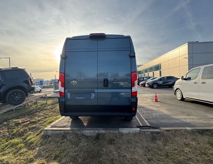 Toyota Proace Max 6