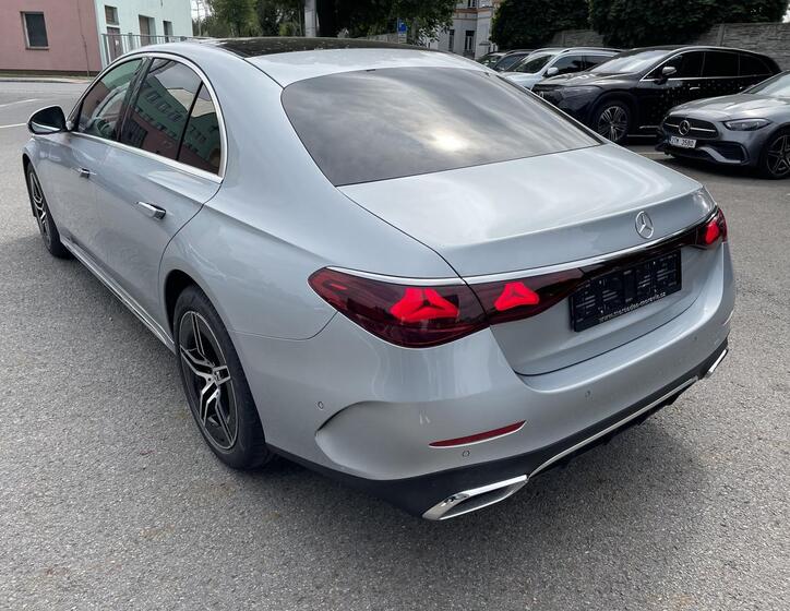 Mercedes-Benz Třídy E 4