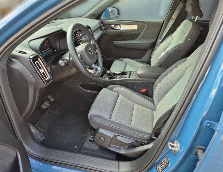 Volvo XC40 SUV / Terénní 2,0 l 120 kw