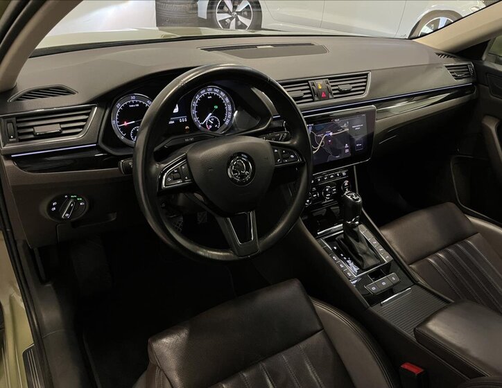 Škoda Superb Liftback 2,0 l 140 kw