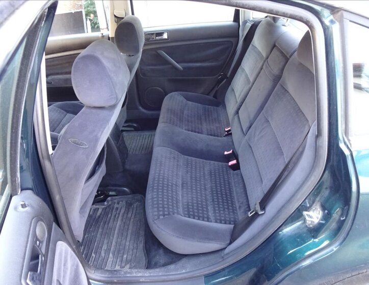 Volkswagen Passat Sedan 1,6 l 75 kw