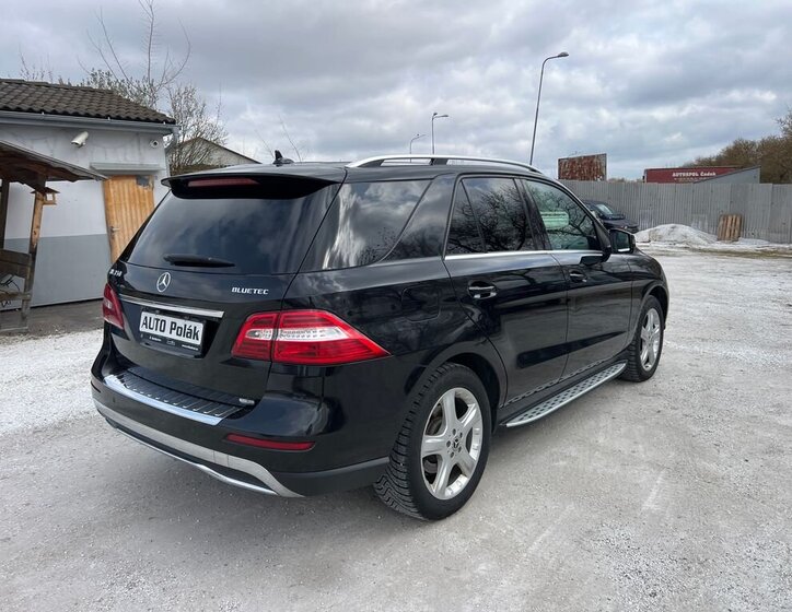 Mercedes-Benz Třídy M SUV / Terénní 3,0 l 190 kw