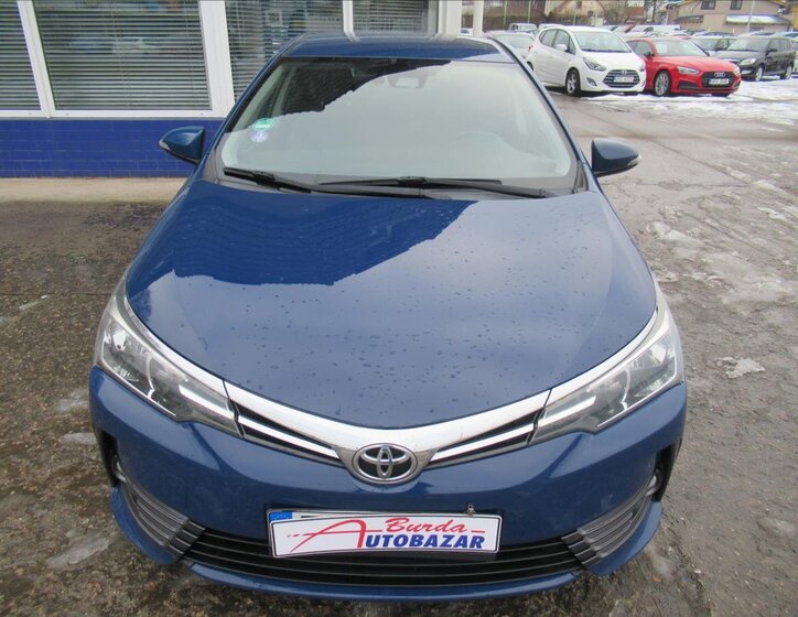 Toyota Corolla Sedan 1,6 l 97 kw