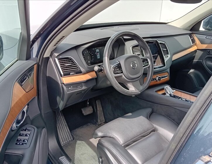 Volvo XC90 SUV / Terénní 2,0 l 173 kw