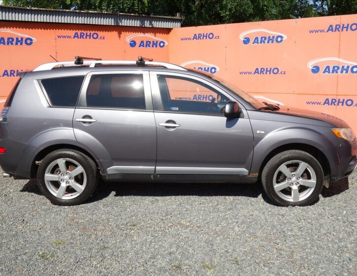 Mitsubishi Outlander SUV 2,0 l 103 kw