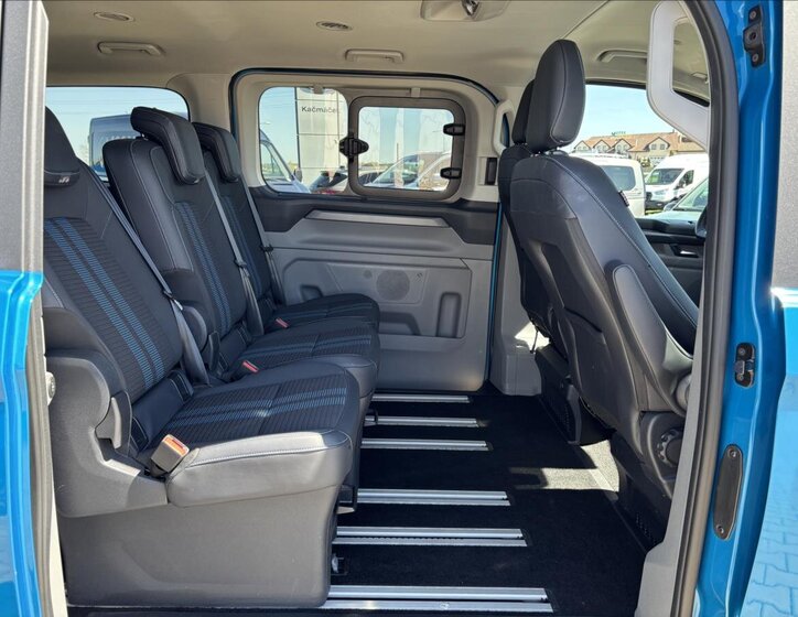 Ford Tourneo Custom Kombi 2,5 l 171 kw