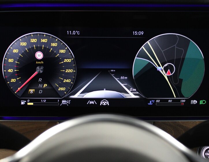 Mercedes-Benz Třídy E Sedan / Limuzína 1,6 l 118 kw