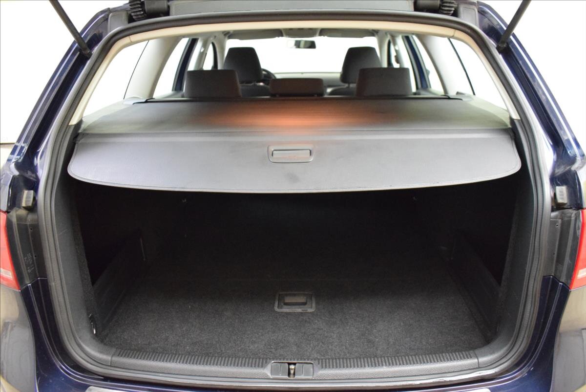Volkswagen Passat Kombi 2,0 l 103 kw