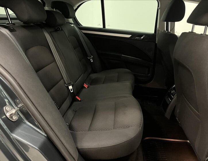 Škoda Superb Liftback 2,0 l 103 kw