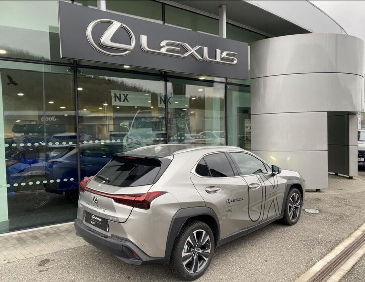 Lexus UX 250h Hatchback 2,0 l 135 kw