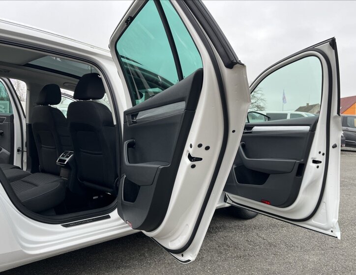 Škoda Superb Kombi 2,0 l 110 kw