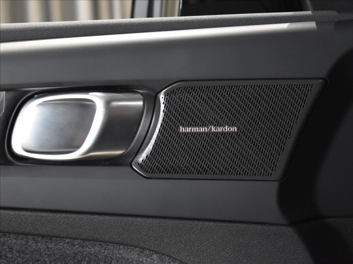 Volvo C40 SUV / Terénní 0,0 325 kw