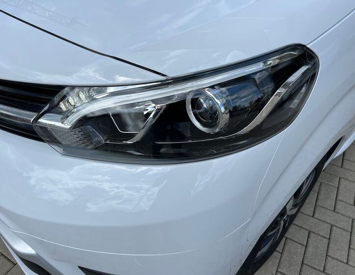 Toyota ProAce Verso 10