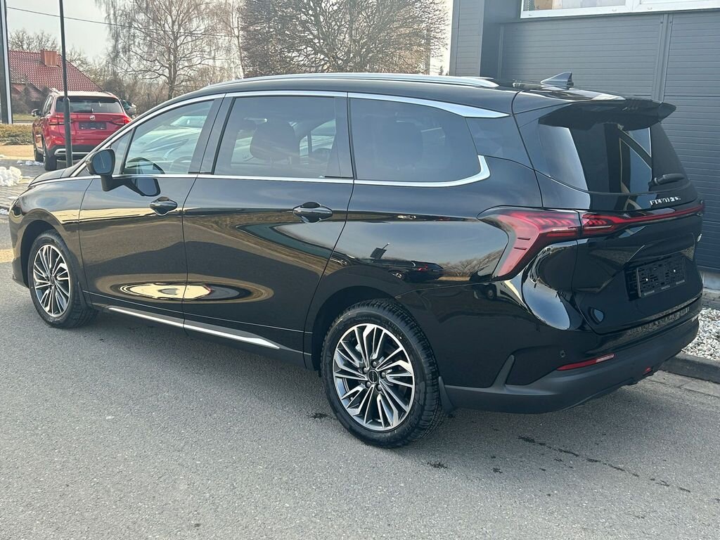 Dongfeng Ostatní MPV 1,5 l 130 kw