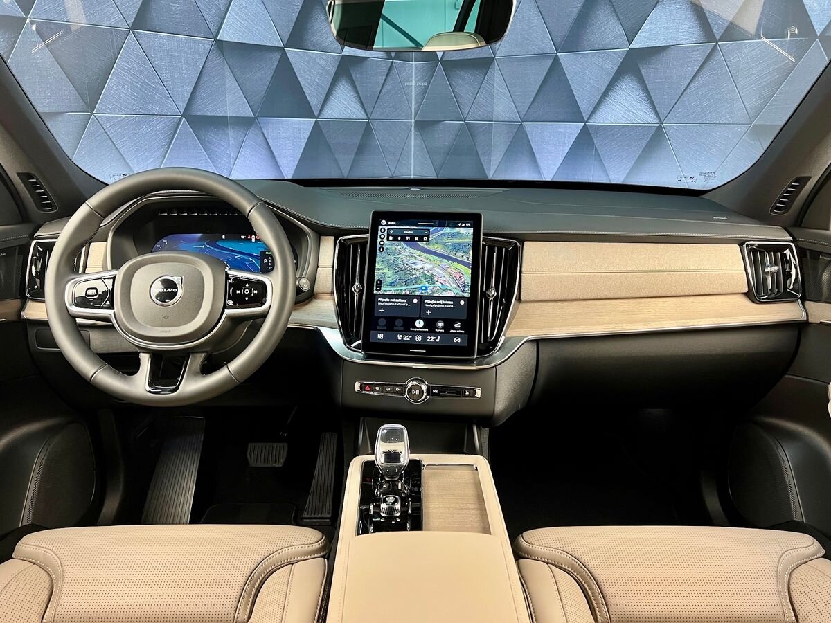 Volvo XC90 SUV / Terénní 2,0 l 335 kw