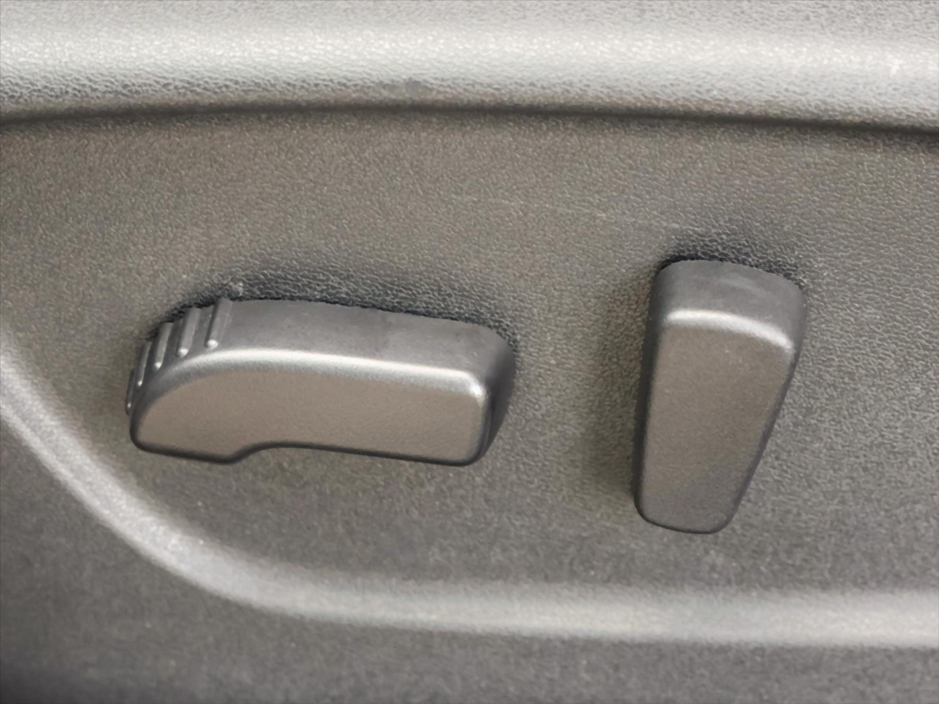 Nissan Qashqai SUV / Terénní 1,2 l 85 kw