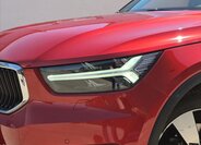 Volvo XC40 SUV / Terénní 2,0 l 145 kw