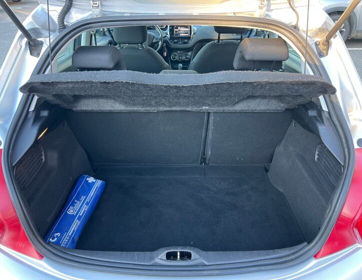 Peugeot 208 Hatchback 1,4 l 70 kw