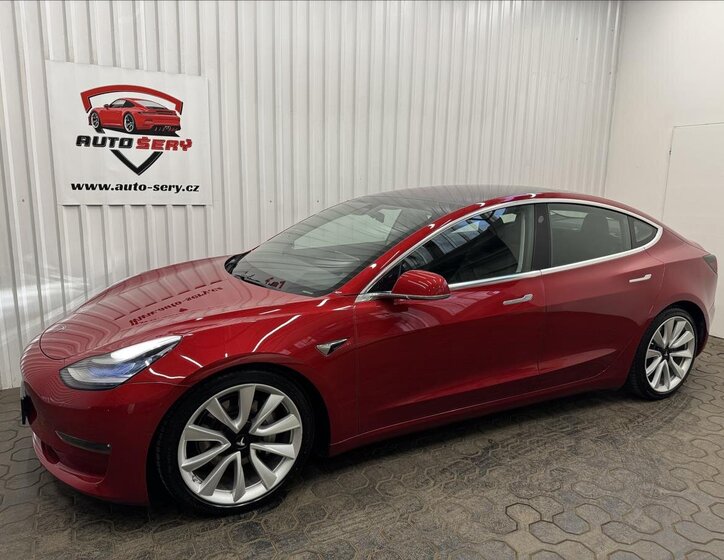 Tesla Model 3 Liftback 0,0 324 kw