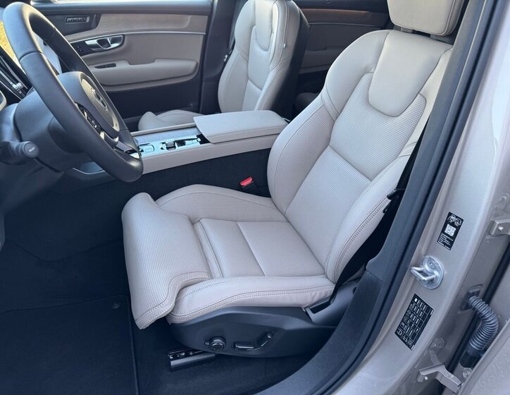 Volvo XC90 SUV / Terénní 2,0 l 335 kw