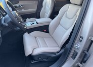 Volvo XC90 SUV / Terénní 2,0 l 335 kw