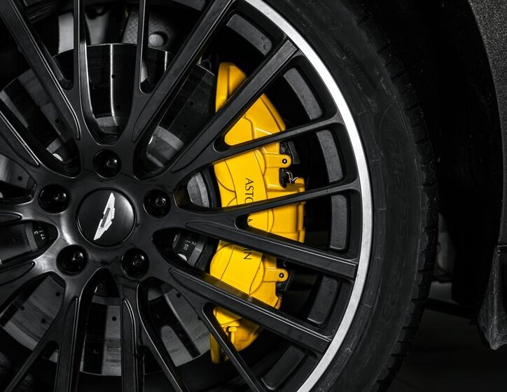 Aston Martin Ostatní SUV 4,0 l 520 kw