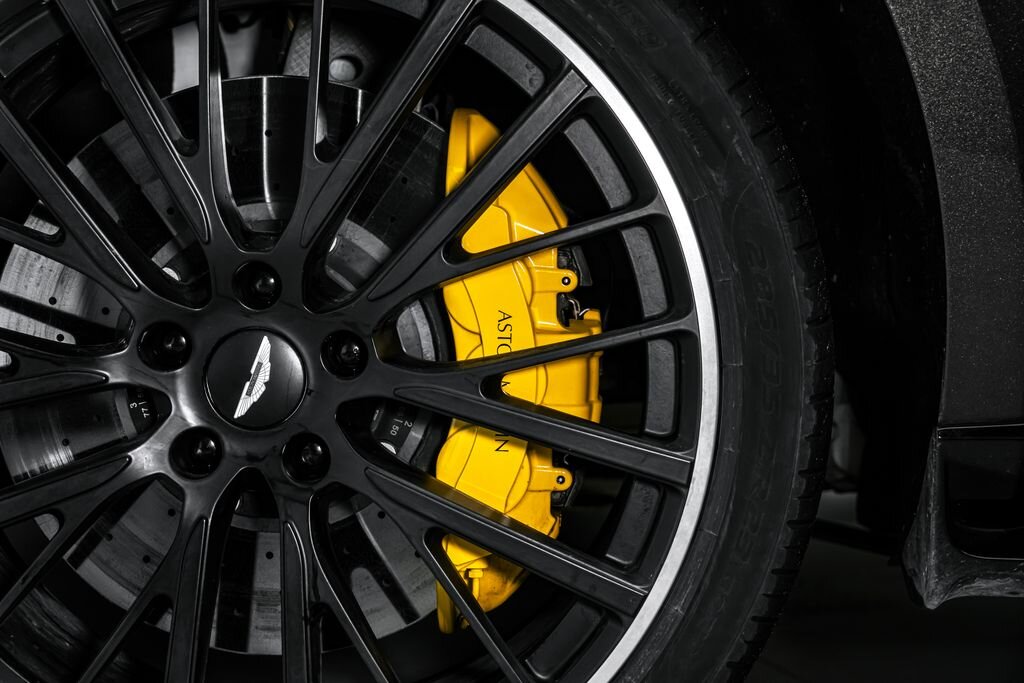 Aston Martin Ostatní SUV 4,0 l 520 kw