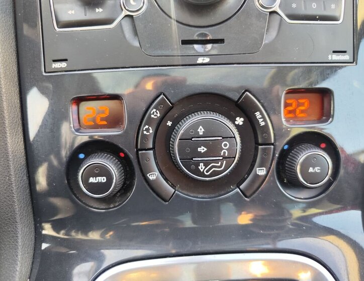 Peugeot 5008 MPV 2,0 l 120 kw