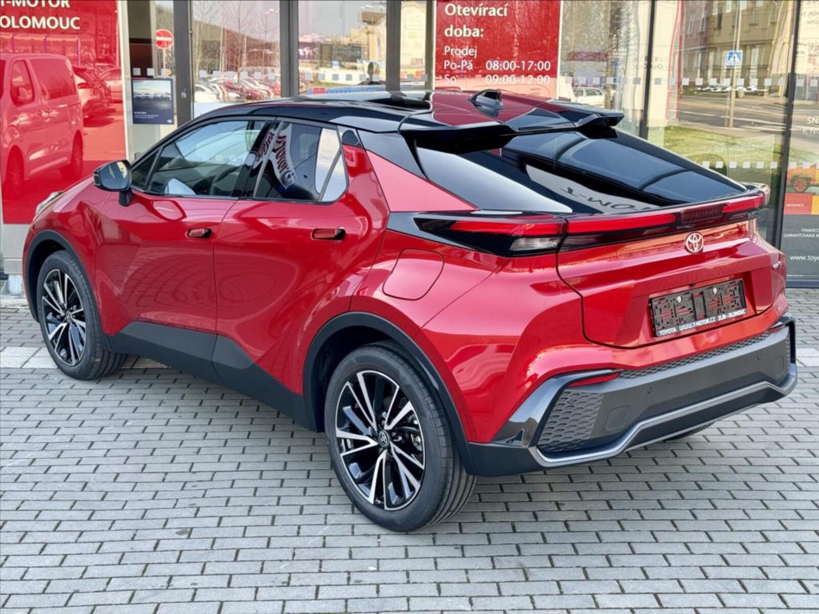 Toyota C-HR 4