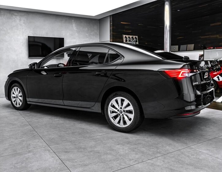 Škoda Superb Sedan / Limuzína 2,0 l 110 kw