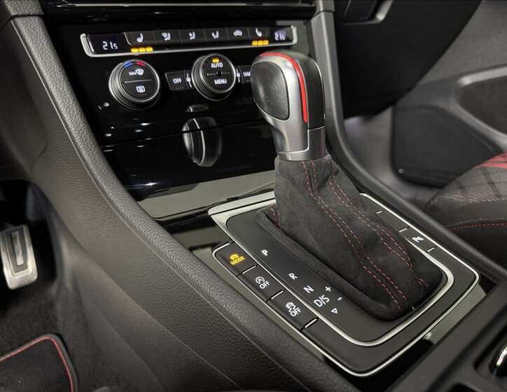 Volkswagen Golf Hatchback 2,0 l 213 kw