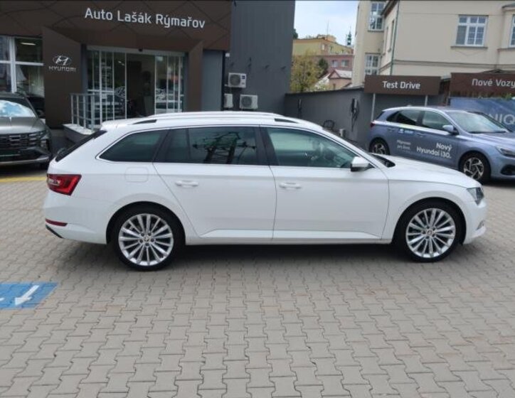 Škoda Superb 8