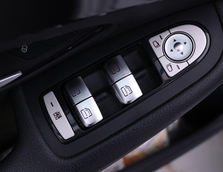 Mercedes-Benz Třídy C Kombi 2,1 l 100 kw