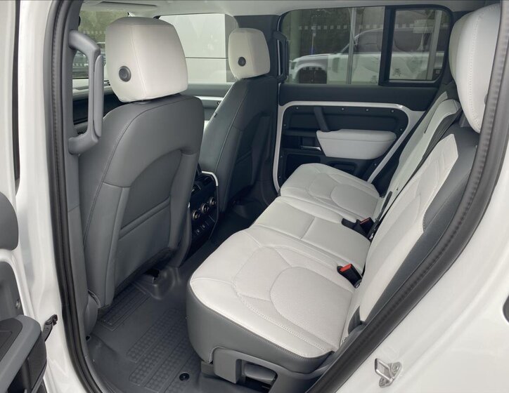 Land Rover Defender SUV / Terénní 3,0 l 221 kw