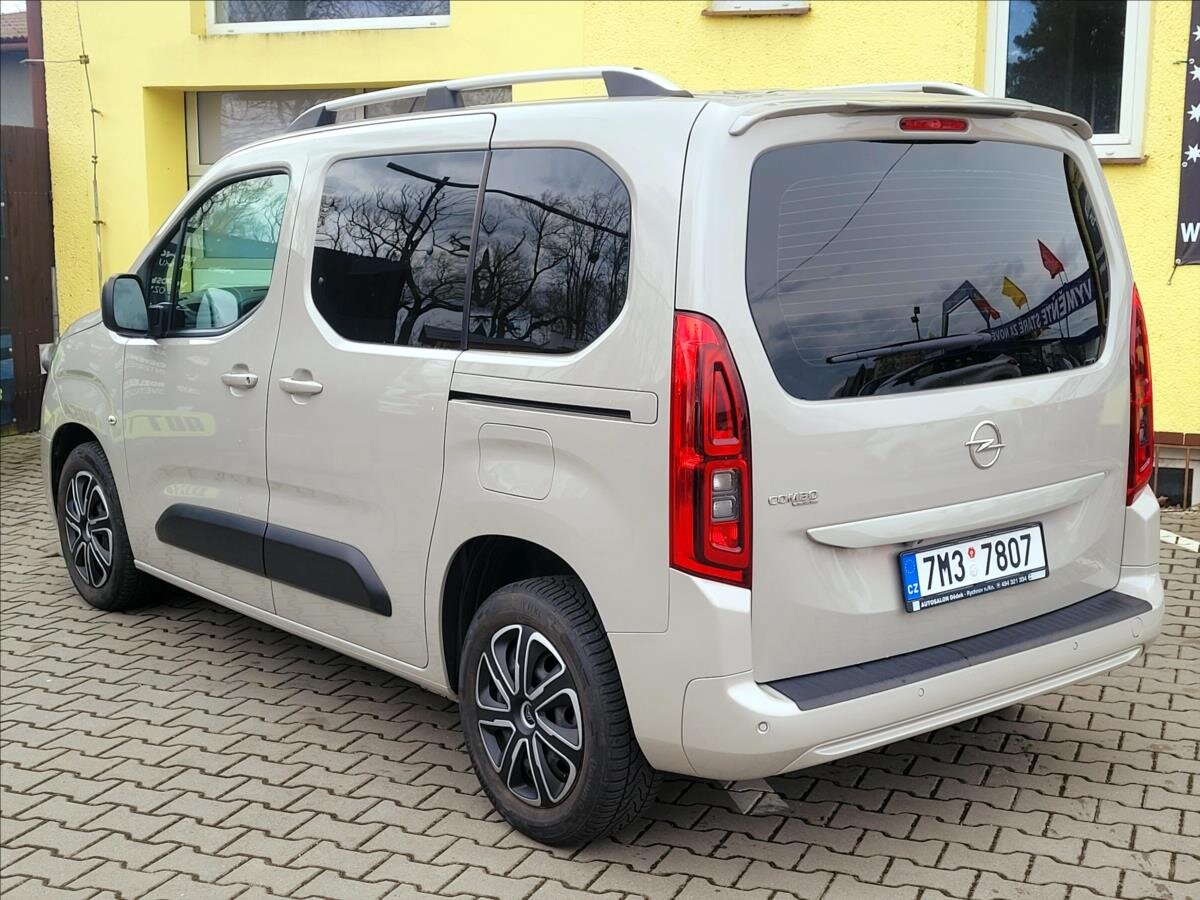 Opel Combo MPV 1,2 l 81 kw