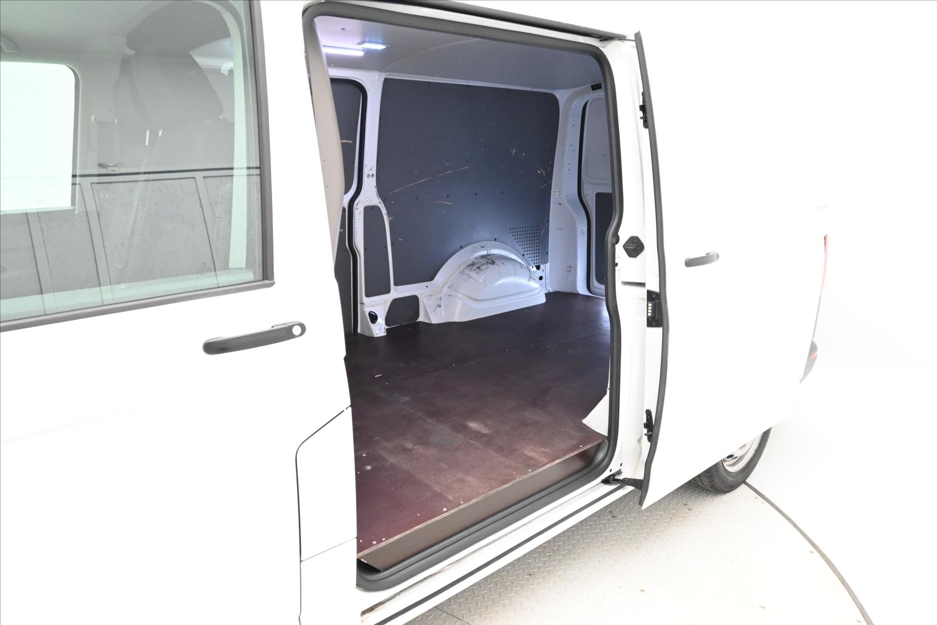 Volkswagen Transporter Skříň 2,0 l 81 kw