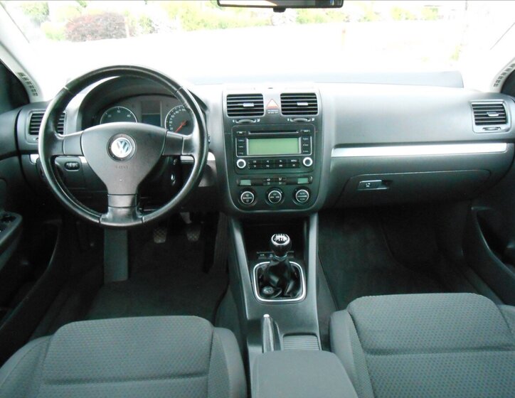 Volkswagen Jetta Sedan 2,0 l 103 kw