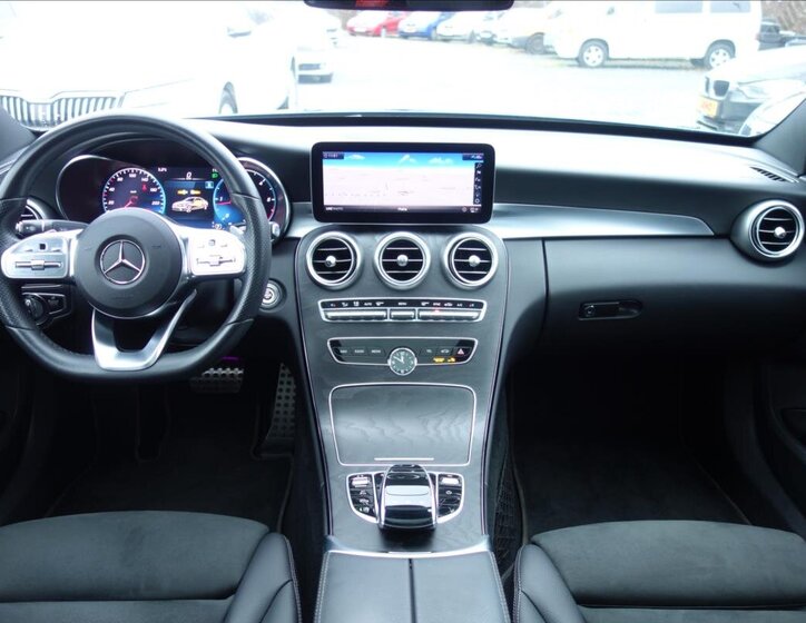Mercedes-Benz Třídy C Sedan / Limuzína 2,0 l 143 kw
